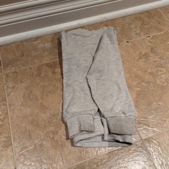 Marvel Avengers sweat shirt size 4 t - Picture 2 of 2